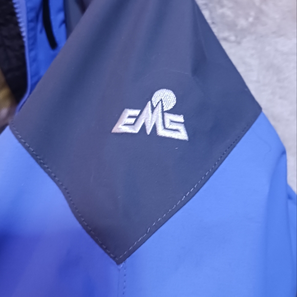 Women's Eastern Mountain Sports Gore-tex XCR Jacket - Picture 15 of 16